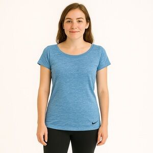 NIKE Tee XS